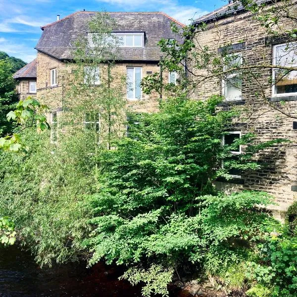 The Old Riverside School House Apt 5, hotel en Hebden Bridge