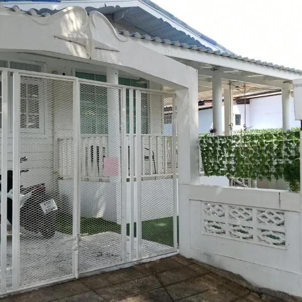 Sukkeehouse, hotell i Koh Larn