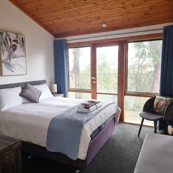 Queen Room with Balcony - Kookaburra Retreat Homestay, hotel in Pakenham