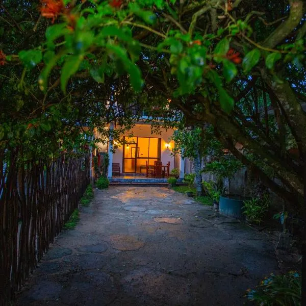 The Cloud Nest Villa, hotel in Ahangama