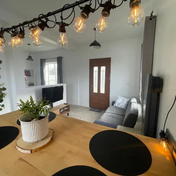 Studio Cosy avec déco artisanale unique, ξενοδοχείο σε Voeuil-et-Giget