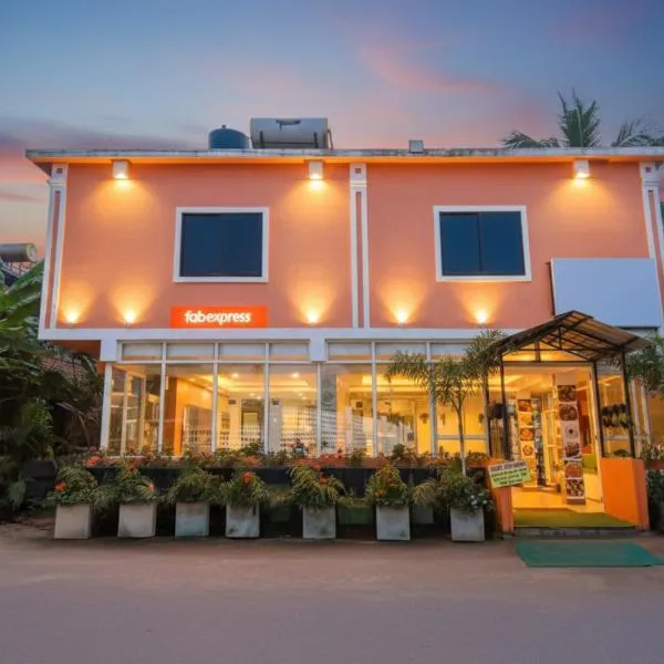 Via Shanel Beachside Resort - Tito's lane, Baga Beach, hotel in Baga