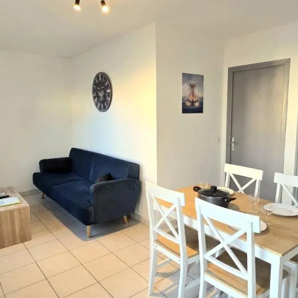 La Proue T2 étoilé, hotel in Saint-Méloir-des-Ondes