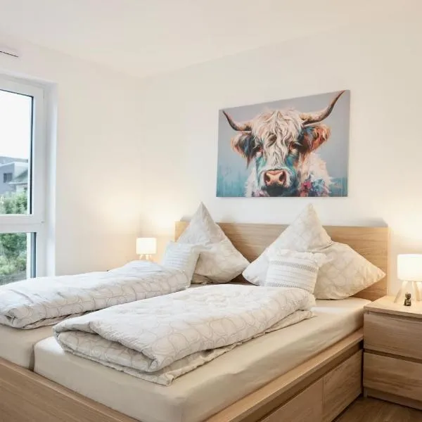 Gemütliches 1 Schlafzimmer Apartment mit Balkon & privatem Stellplatz für bis zu 4 Personen unmittelbar an der Mosel, hotel a Koblenz