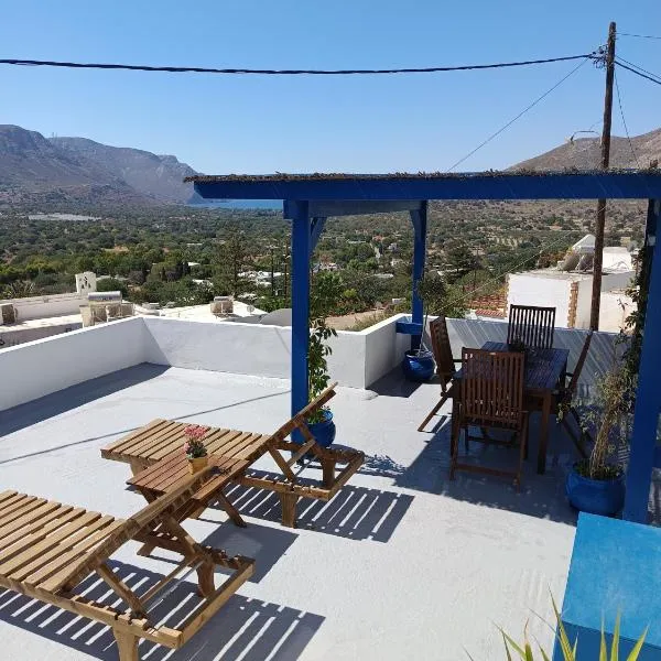 IVISKOS House, Megalo Horio village, Tilos Island, ξενοδοχείο στο Μεγάλο Χωριό