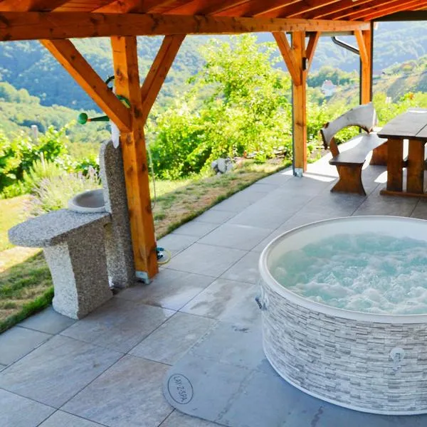 Jacuzzi & Vineyard Retreat, hotel v destinaci Podlehnik