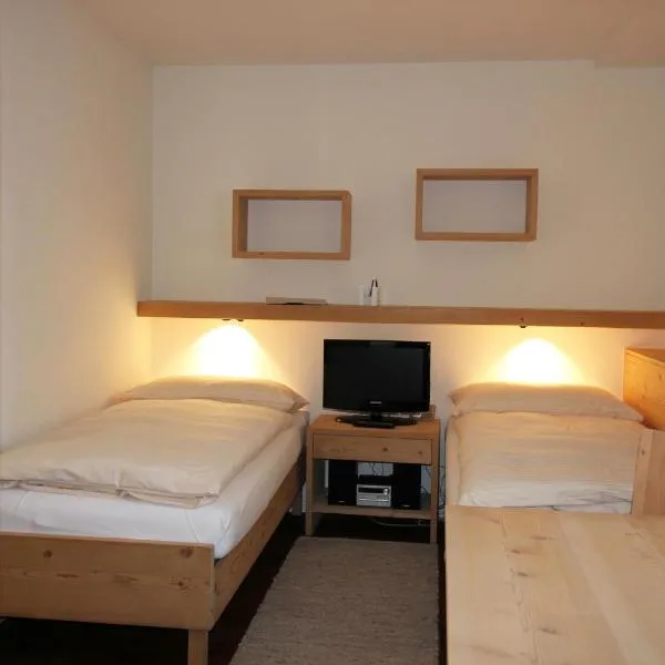 Residenza Lagrev Studio Nr 013 - Typ 10B - Hochparterre - Ost, hotelli kohteessa Sils Maria