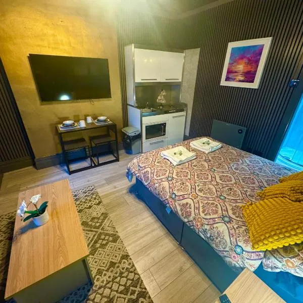 Reads Avenue - Luxury Ground Floor Studio - Next Door to H&A Social Club, хотел в Блекпул