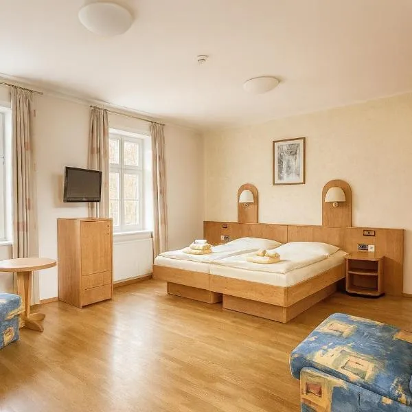 Schlosshotel am Hainich, hotell i Hörselberg-Hainich