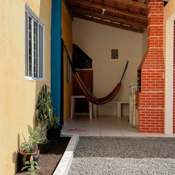 Pé na areia Apto Bianca – hotel w mieście Itapoá