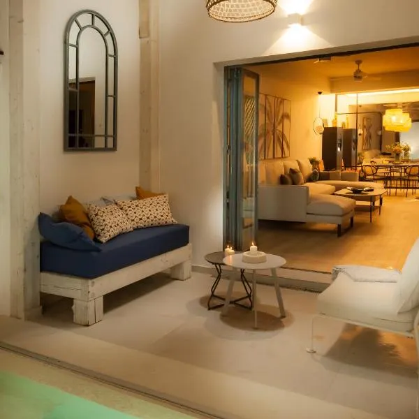 Alemaison Diseño y Confort Piscina Privada、Guillenaのホテル