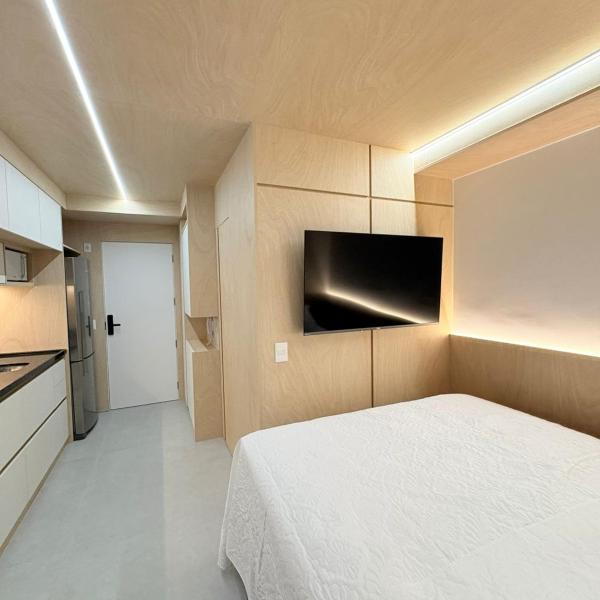 Studio Wood Gold