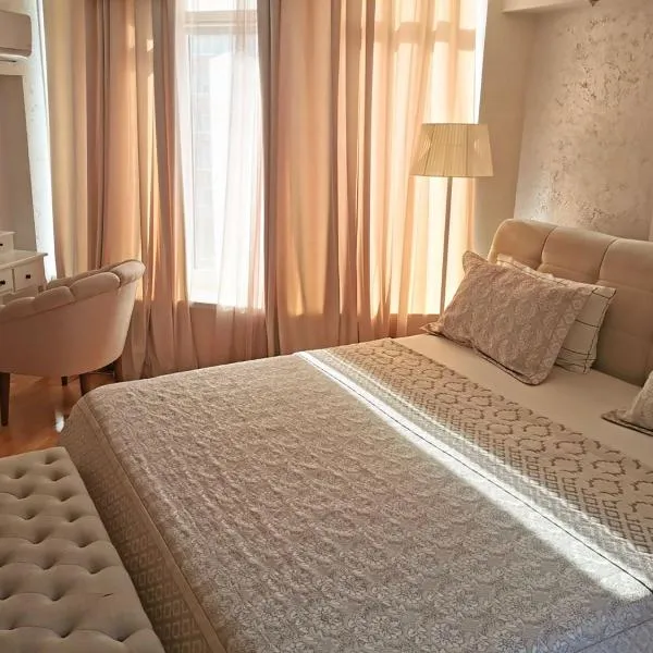 Stunning design apartment with Jacuzzi, hotel in Chişinău