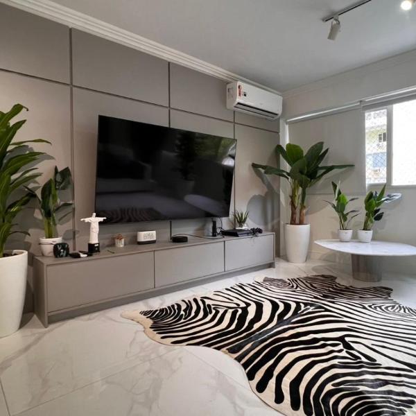 Apartamento à 1 min da praia com linda vista cultural e 4 quartos !
