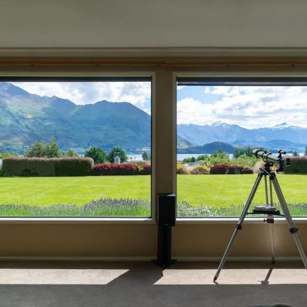 Beacon Point Lakeview Escape - Spacious - Stylish, Hotel in Wanaka