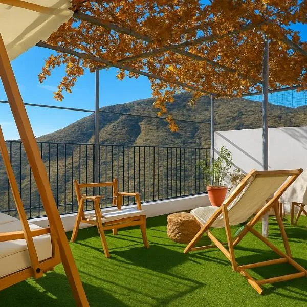 Casa del Agua- Casa rural con encanto en Sierra Nevada terraza y chimenea, Hotel in Abrucena