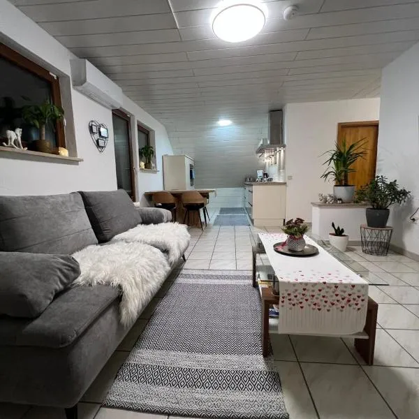 Ferienparadies Volkach 2 Zimmern DG 80m 2, hotel di Volkach