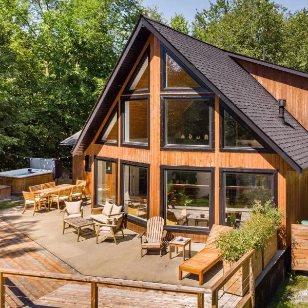Chalet La Dinette, Hotel in Stanbridge Station