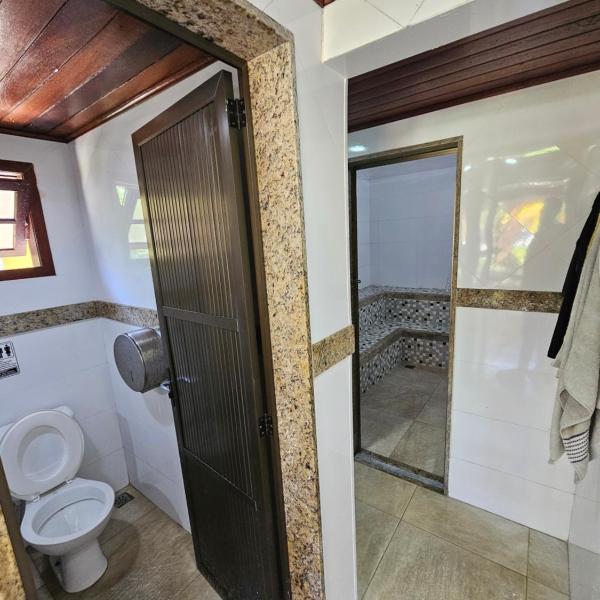 praia do peró com ar condicionado, piscina, sauna e churrasqueira - Foto 2