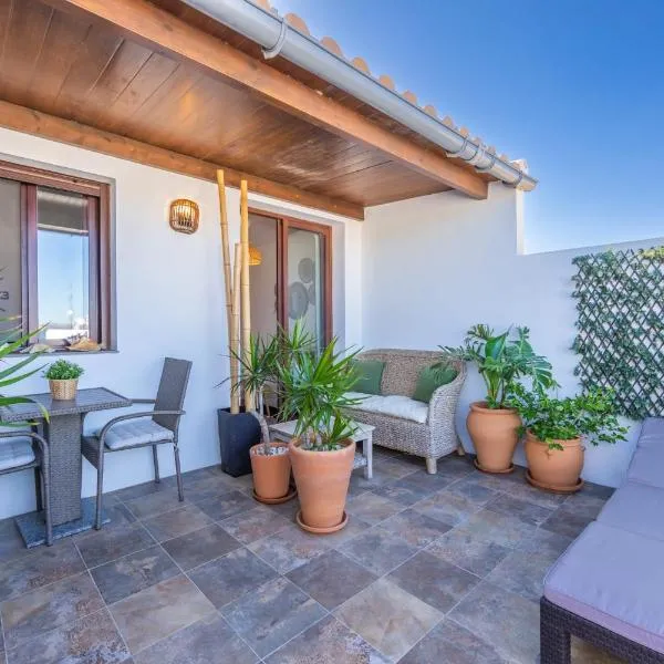Ático Tahivilla-Entre Zahara de los Atunes y Bolonia, hotel in Tahivilla