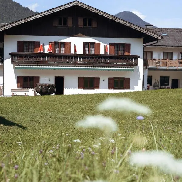 Hotel Garni Pension zur Wacht, ξενοδοχείο σε Strobl