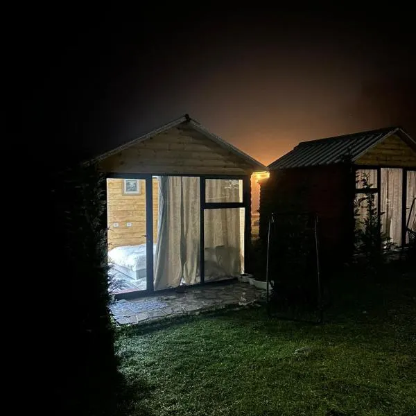 Boga Cabins, ξενοδοχείο σε Bogë