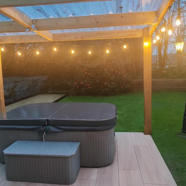 Maison entre terre et mer avec SPA privatif – hotel w mieście Concarneau