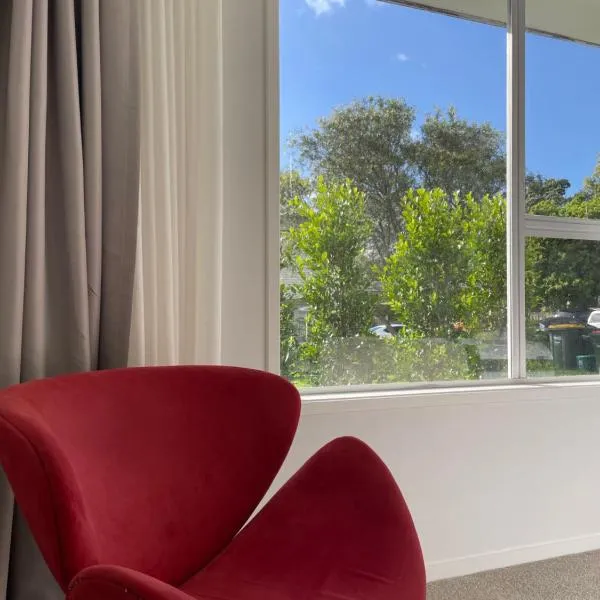 Cozy Stylish Stay 10 Mins to City& beach, hotel in Auckland