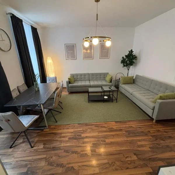 Spacious Garden Apartment 2 Bedrooms Private Terrace Near Metro, hôtel à Vienne