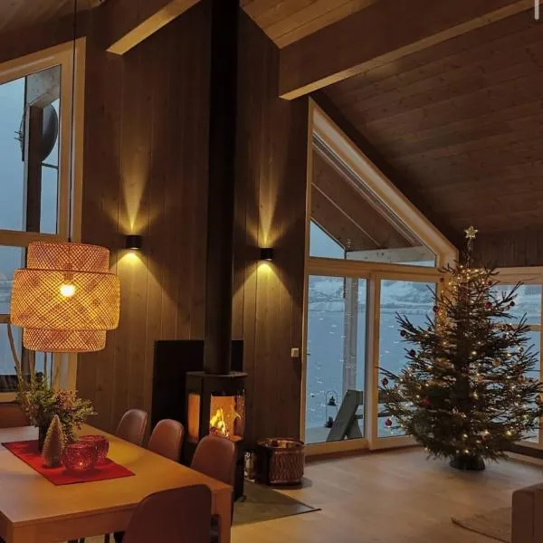 Holiday cabins with unmatched lake view in Jølster, ξενοδοχείο σε Skei 