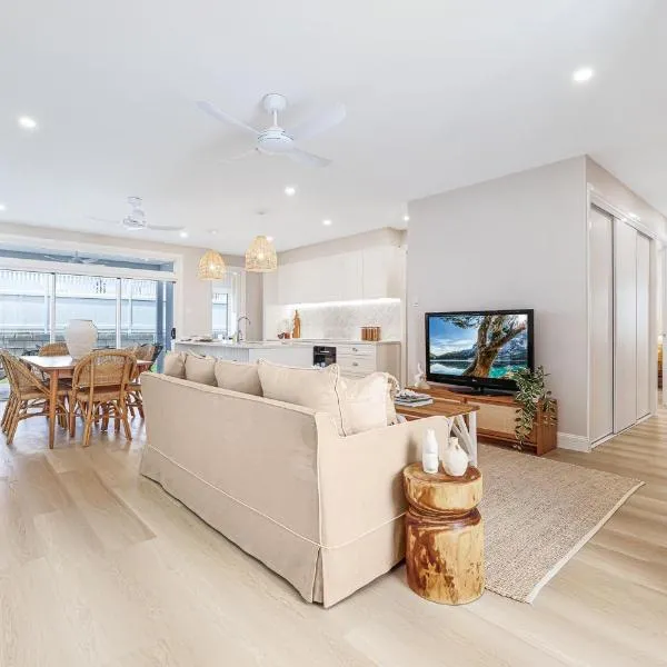 Basalt Beach House, Hotel in Bargara