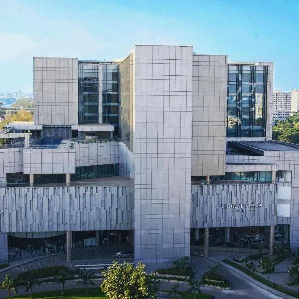 Crowne Plaza Dhaka Airport by IHG, khách sạn ở Dhaka