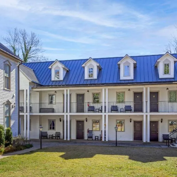 The Colonial Inn, an Ascend Collection Hotel, hotel in Hillsborough
