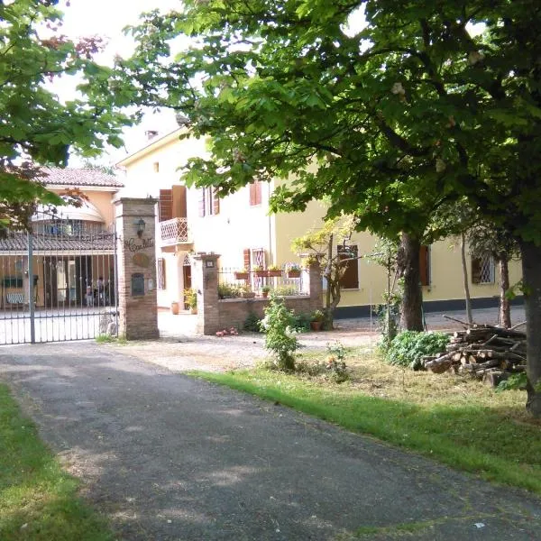 BeB Reboglio, hotel v destinaci Rolo