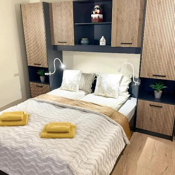 Exclusive apt with terrace-400m to gondola by SI stay, hôtel à Bansko
