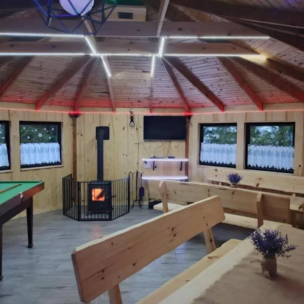 Malinowy Gaj - Agroturystyka z alpakami i innymi zwierzętami，Świętajno的飯店