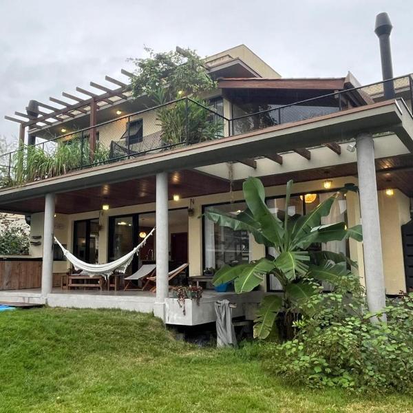 Casa Okada, sustentável com piscina e horta
