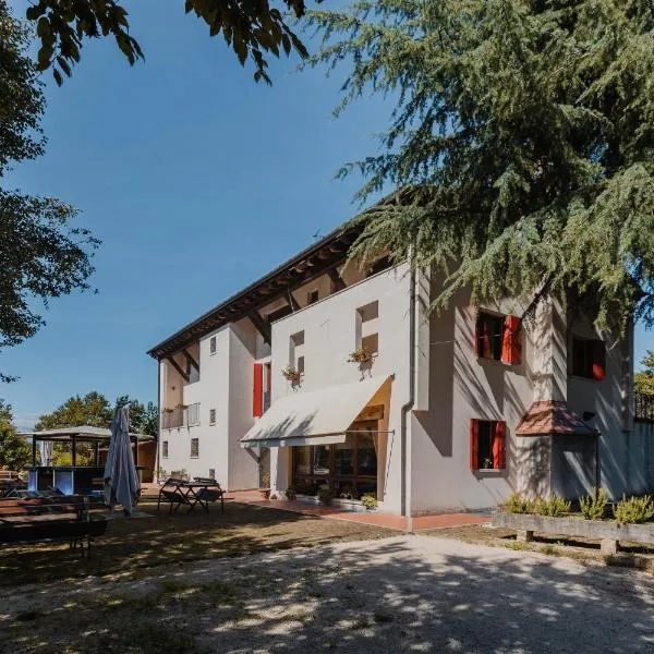 Agriturismo P rato Fiorito, ξενοδοχείο σε Santi Angeli