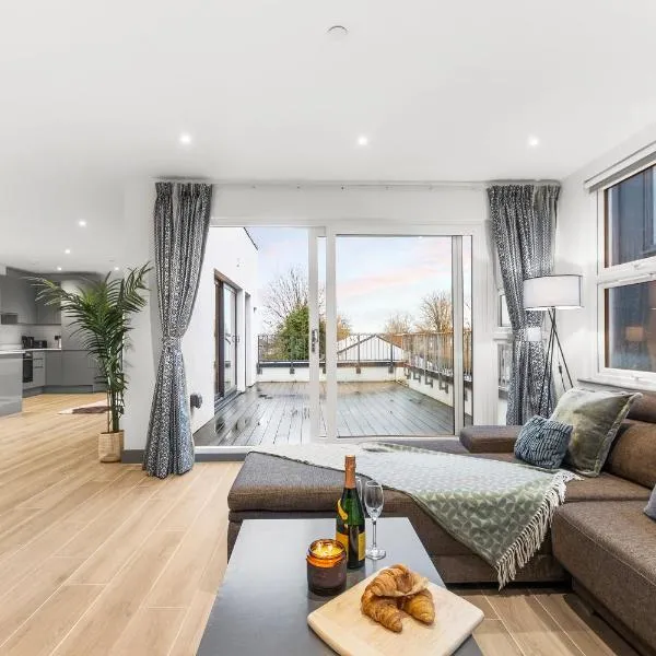 Finchley Penthouse Sleeps 8 Free Parking LDN, khách sạn ở Finchley