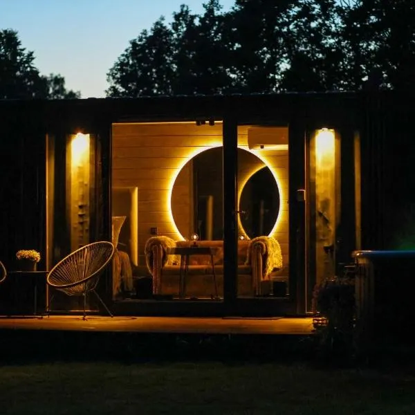 Reborn Cabins，位于Pabaži的酒店