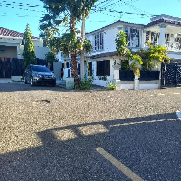Casa Petter and Maria, 2end floor, hotel en Santiago de los Caballeros