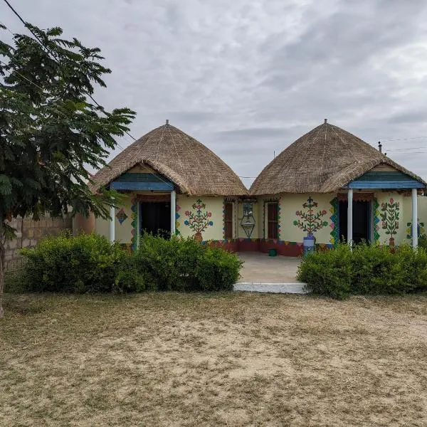 White Rann Homestay, hotel v destinaci Dhordo