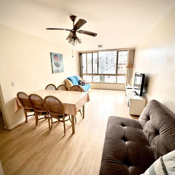 Apartamento Pitangueiras! Ar Vaga de Garagem 2 Quartos! 1 Quadra da Praia!