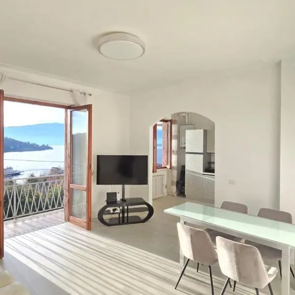 Apartment With View Lake Maggiore/Laveno Mombello, ξενοδοχείο σε Laveno