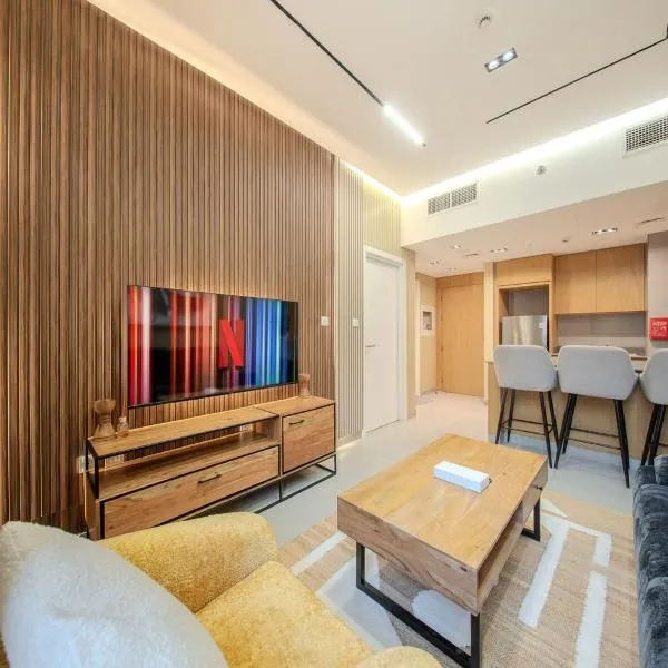 1BR With Living - Poolview Apt - Alef Al Mamsha、シャルジャのホテル
