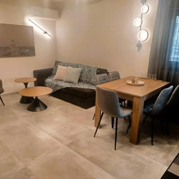 Frank and Jimmy apartments, hotel di Trikala