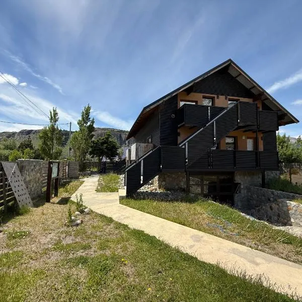 Campo Base Aparts, hotel din El Chalten