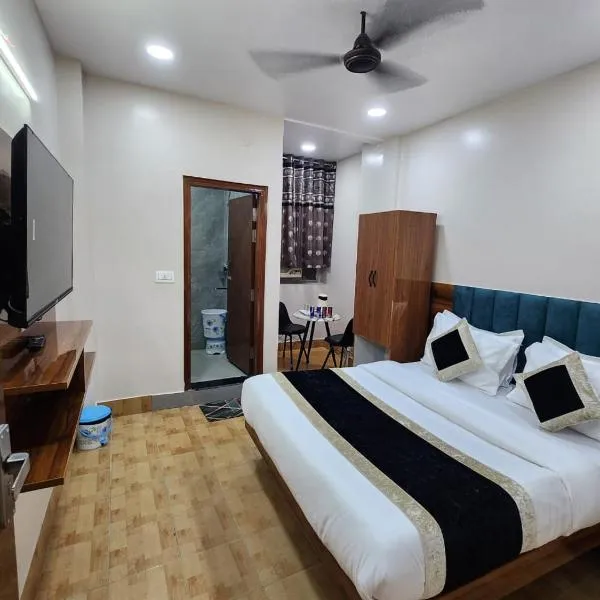 Newly Renovated Hotel Neelam Palace Just 5 Minutes from Railway Station & Connaught place, hotel in New Delhi