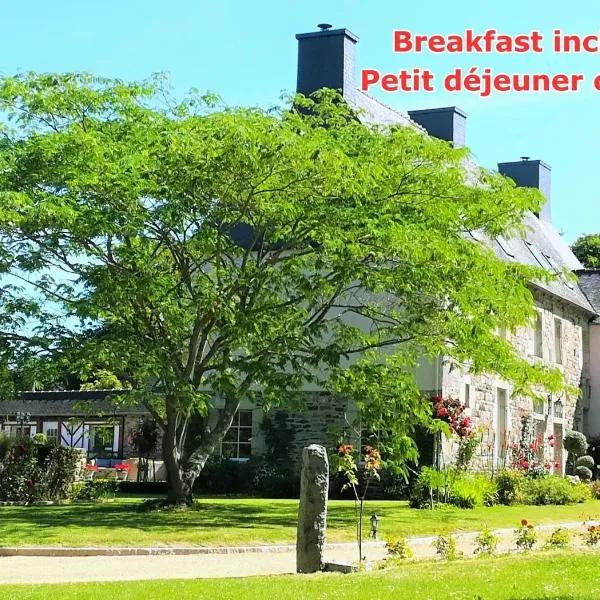 Kergroaz Maner Classé 5 épis Table d'Hôtes Manoir dans parc arboré, spa en plein air Bornes véhicules électriques Petit déjeuner inclus, ξενοδοχείο σε Yvias