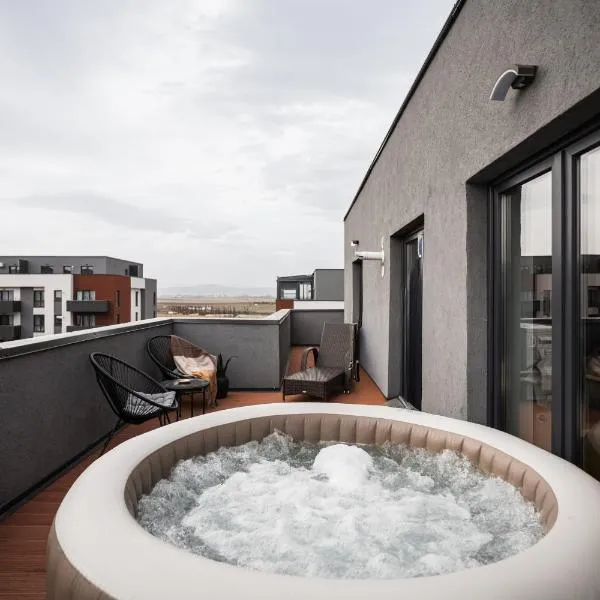 Skylark - Oslo Penthouse with Jacuzzi & Mountain, viešbutis Brašove